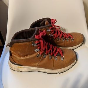 Danner Mountain 600 Boots size 10.5